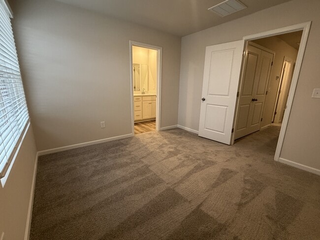 Building Photo - 244 Bones Rd