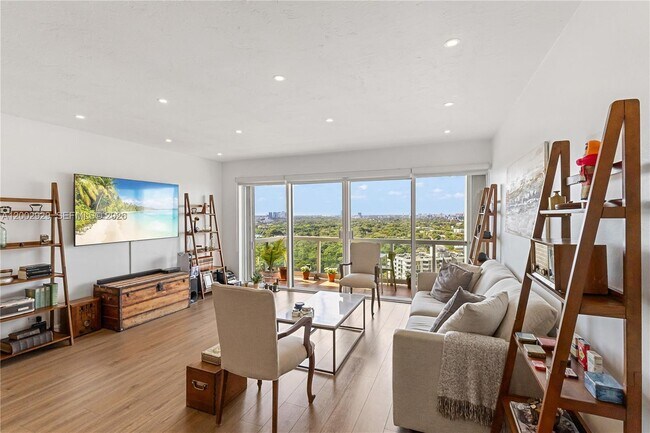 Foto del edificio - 2451 Brickell Ave