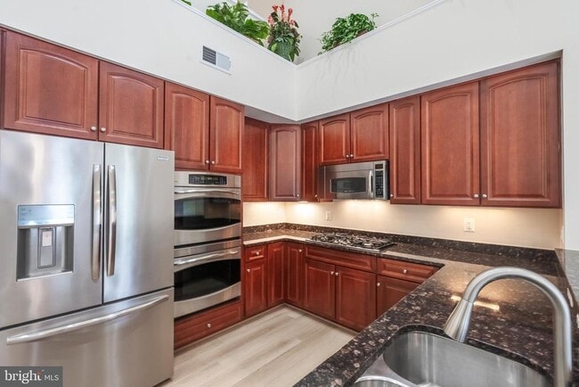 Foto del edificio - 8934 Yellow Daisy Pl
