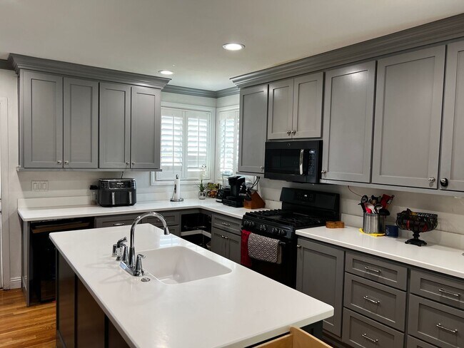 Foto del edificio - 3 Bed 2 Bath Home For Rent in an Excellent...