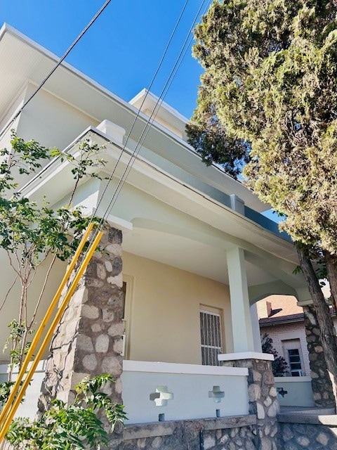 Building Photo - 709 Yandell Dr