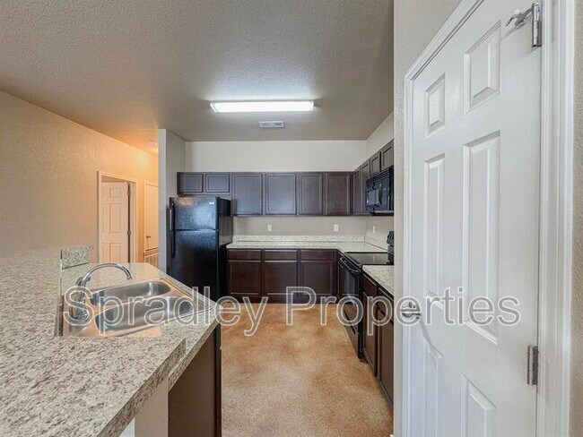 Foto del edificio - 7023 Cameron Park Rd