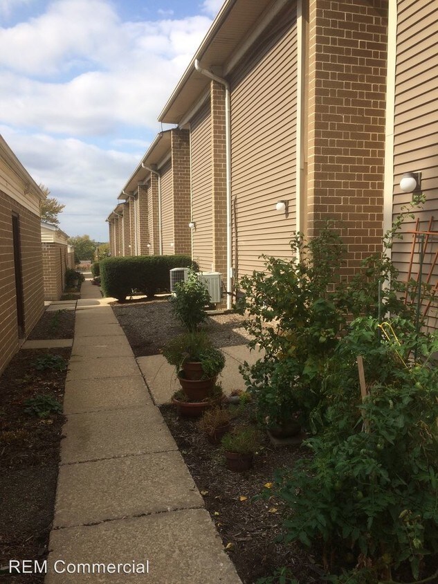 Foto principal - 1308 Portage St NW