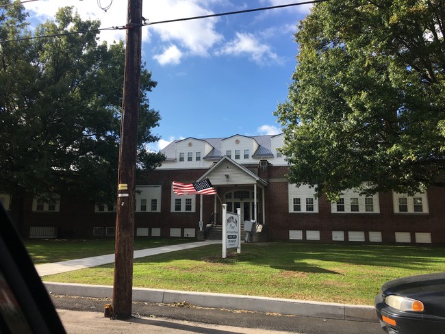 Building Photo - Mifflin Manor Apartments