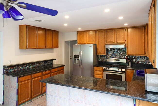 Kitchen - 2731 Angus St