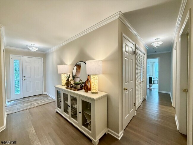 Building Photo - 629 Fairfax Dr