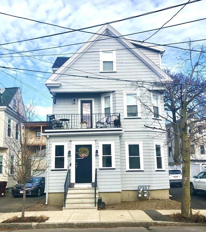 Primary Photo - 11 Mason St