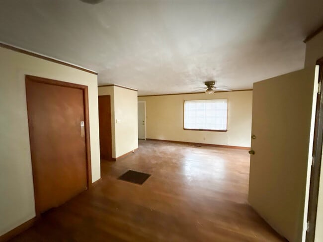 Building Photo - 4005 Oaklawn Dr