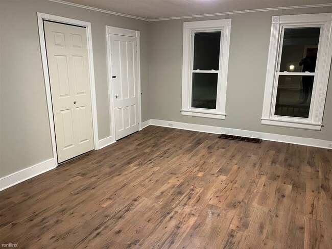 Building Photo - 2 br, 1 bath Duplex - 17 Spencer Street Lower