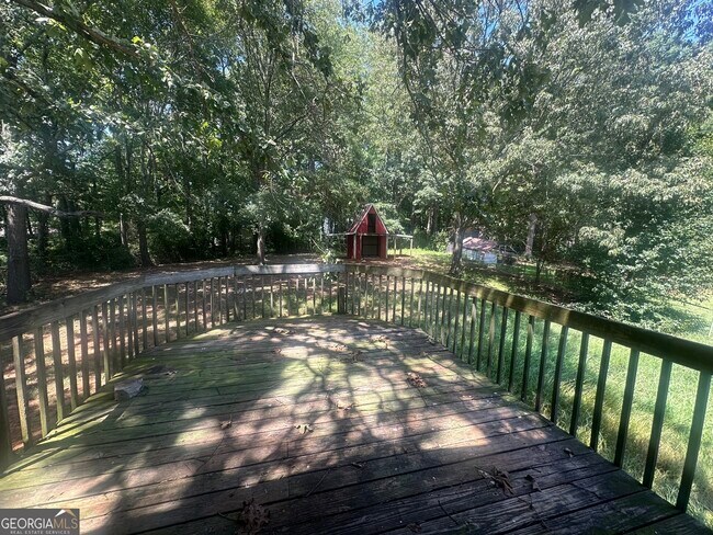 Foto del edificio - 253 Whitney Ln