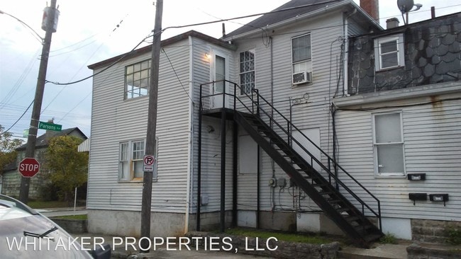 Building Photo - 1049 Parsons Ave