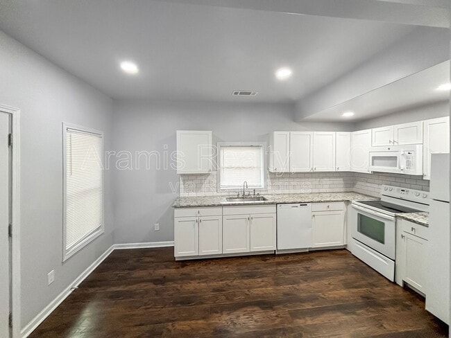 Building Photo - 1519 Olympian Way SW
