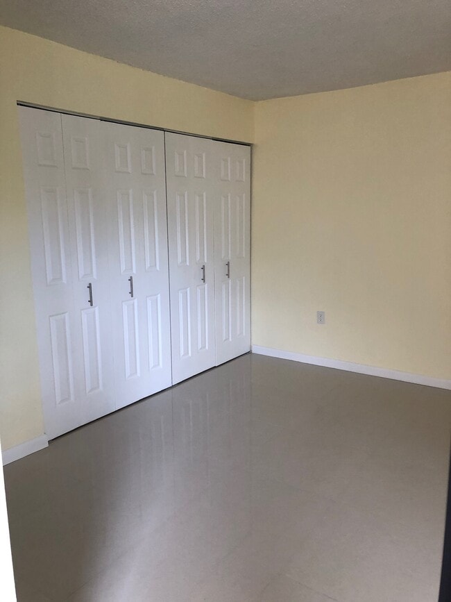 Foto del edificio - 10400 SW 108th Ave