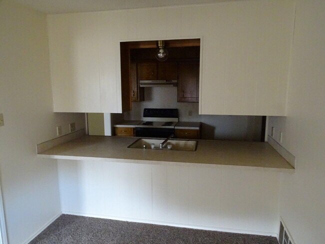 Building Photo - 2303 84th St