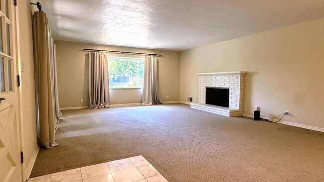 Building Photo - 3BD/2BA Willow Glen Single-Family Home with Spacious Layout