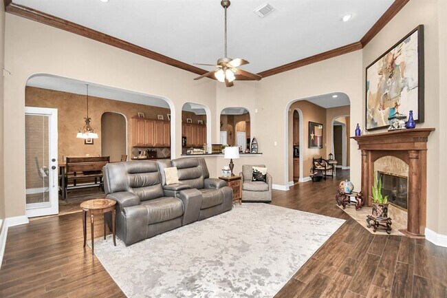 Foto del edificio - 9323 Crosby Way