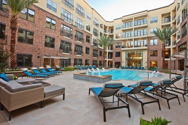 Foto del edificio - 1200 N Dairy Ashford Rd