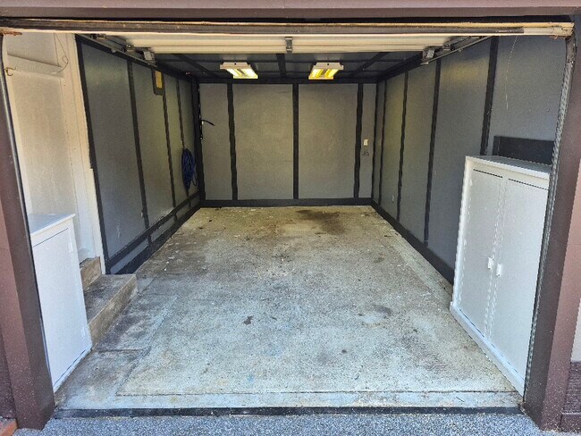 Foto del edificio - 3550 Holderness Ln