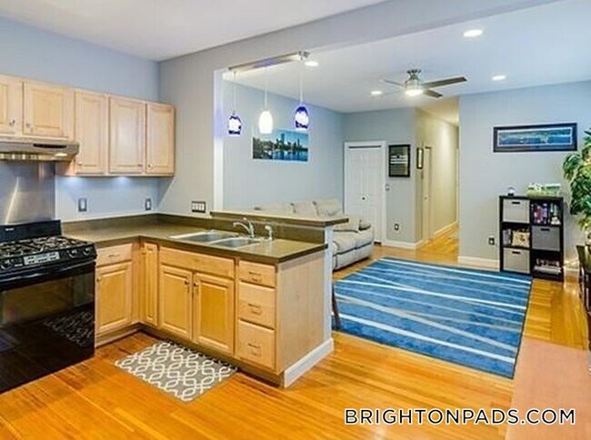 Foto del edificio - 1872 Commonwealth Ave