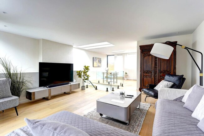 Photo du bâtiment - 1281 Rue Rachel E