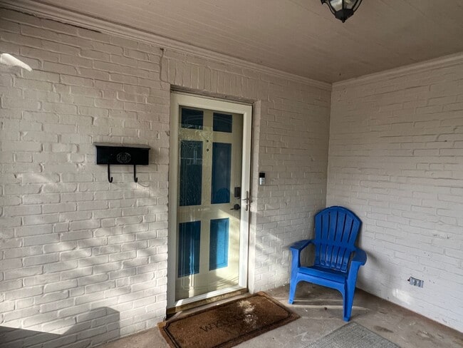 Building Photo - Pensacola Charm