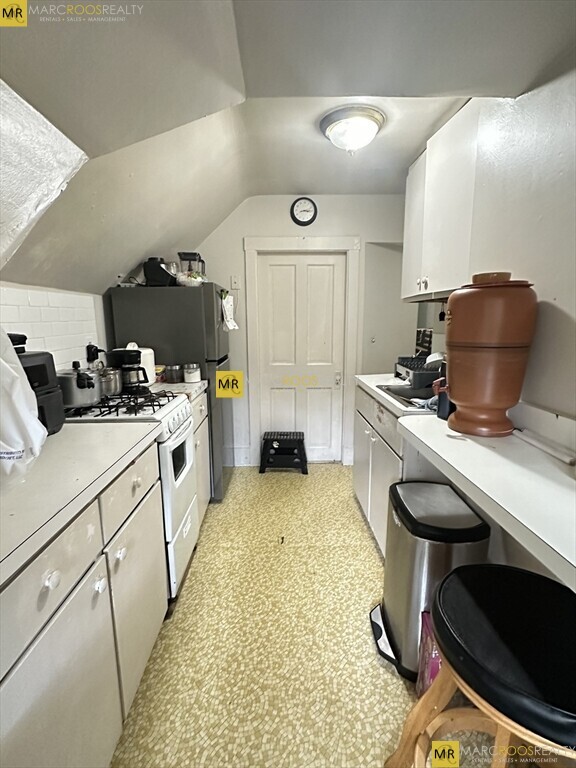 Building Photo - 18 Quint Ave