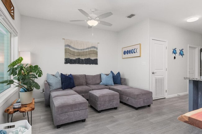 Foto del edificio - 113 Las Joyas Pr Blvd