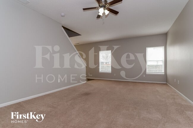 Foto del edificio - 7138 Parklake Pl