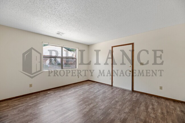 Building Photo - 1154 N Edwards