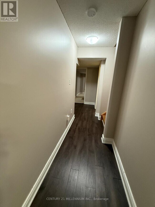Building Photo - 26 Abbotsbury Dr