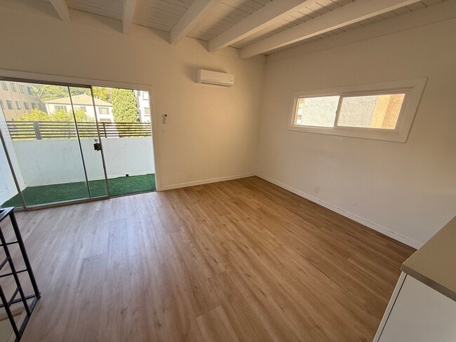 Photo - 1544 S Beverly Glen Blvd (Los Angeles, CA) Apartment