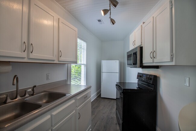 Foto del edificio - 519 Guilford Ave
