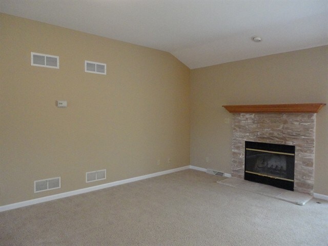 Foto del edificio - 744 Ridge View Dr