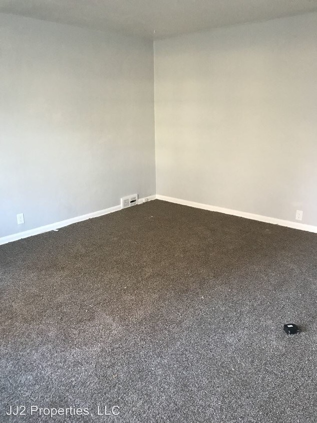 Foto principal - 730 W Lenox Ave