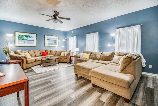 Foto del edificio - 5315 Cambria Dr