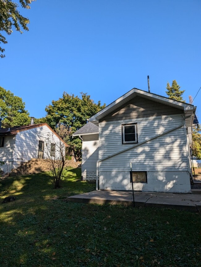 Foto del edificio - 409 2nd Ave NW