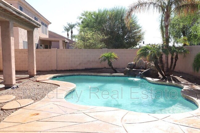 Building Photo - 2441 E Binner Dr