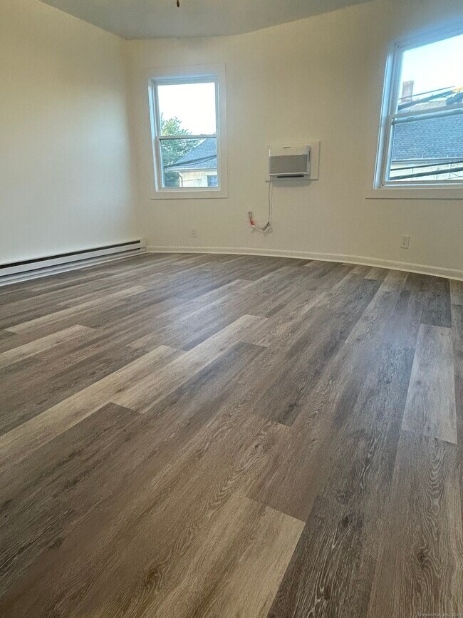 Building Photo - 2906 Fairfield Ave