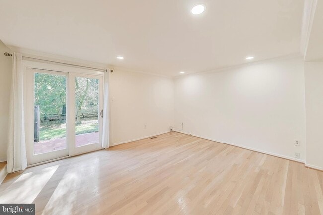 Photo - 8932 Barrowgate Ct Townhome