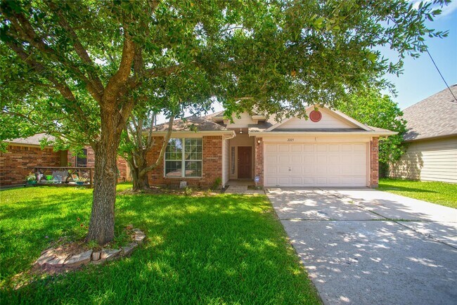 Foto del edificio - 2223 Shady Pine Dr