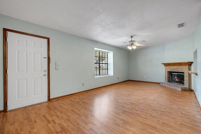 Foto del edificio - 2057 Victory Garden Ln