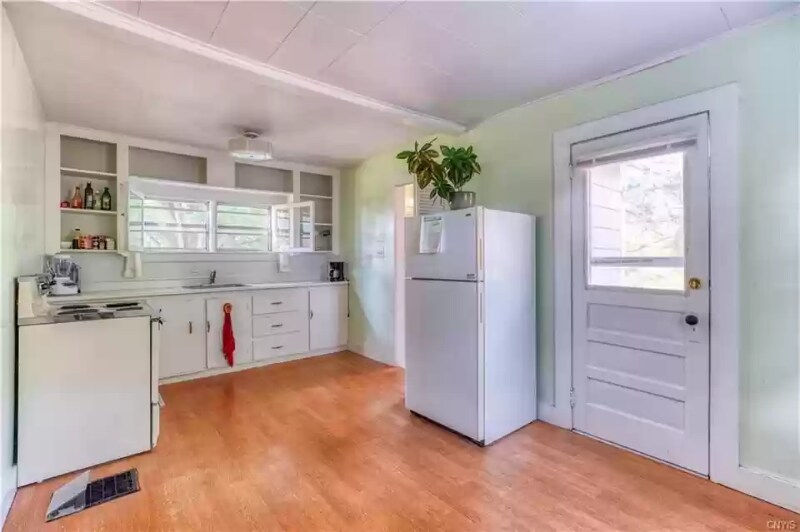 Building Photo - 4771 Cedarvale Rd