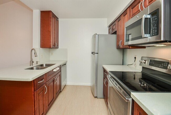 Building Photo - 3900 Woodchase Dr