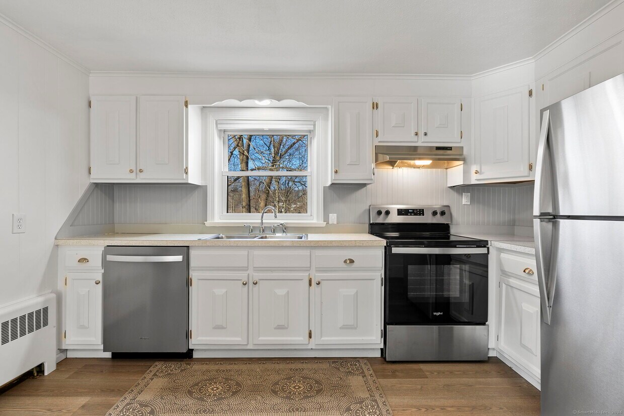 Primary Photo - 19 Woodside Dr