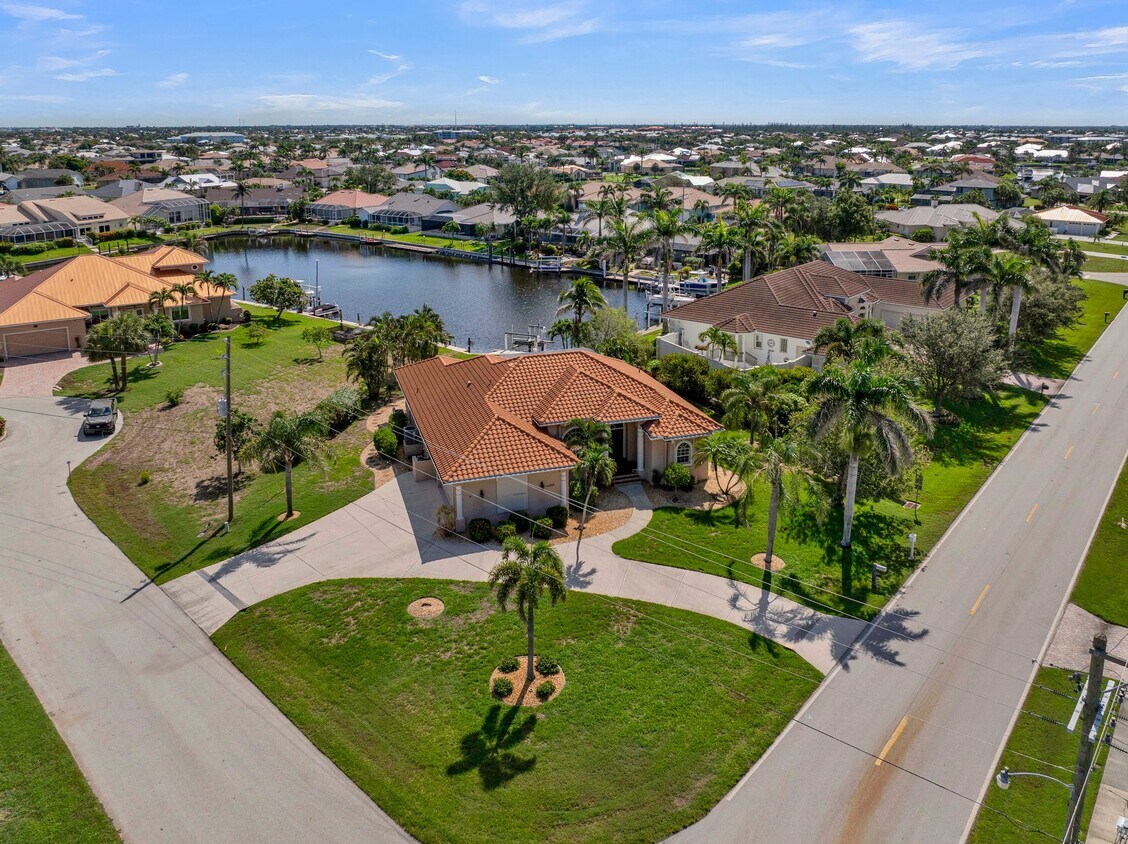Foto principal - 2436 Deborah Dr