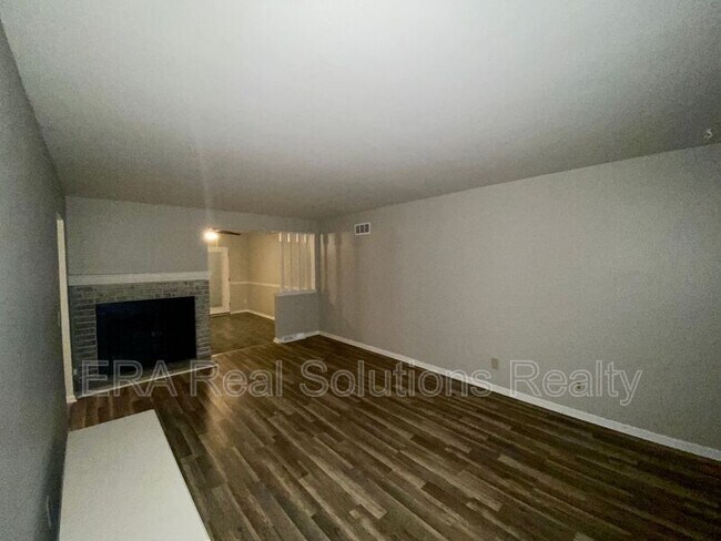 Building Photo - 2903 Wardall Ave