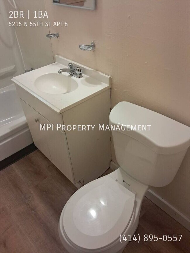 Foto del edificio - 5215 N 55th St