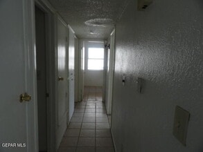 Building Photo - 712 Arredondo Dr