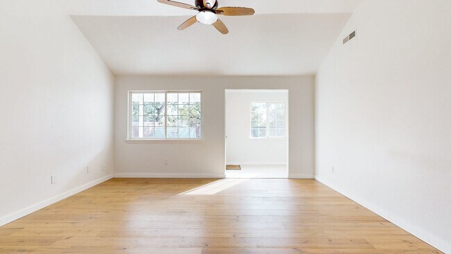 Building Photo - 3933 Finley Avenue