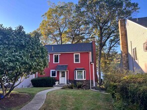 Building Photo - 83 Cedar Lake Rd E